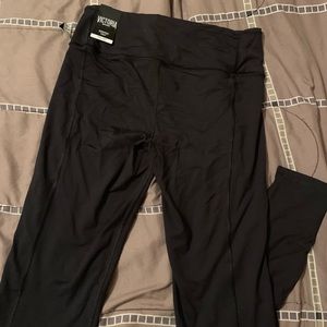 Black Victoria’s Secret leggings